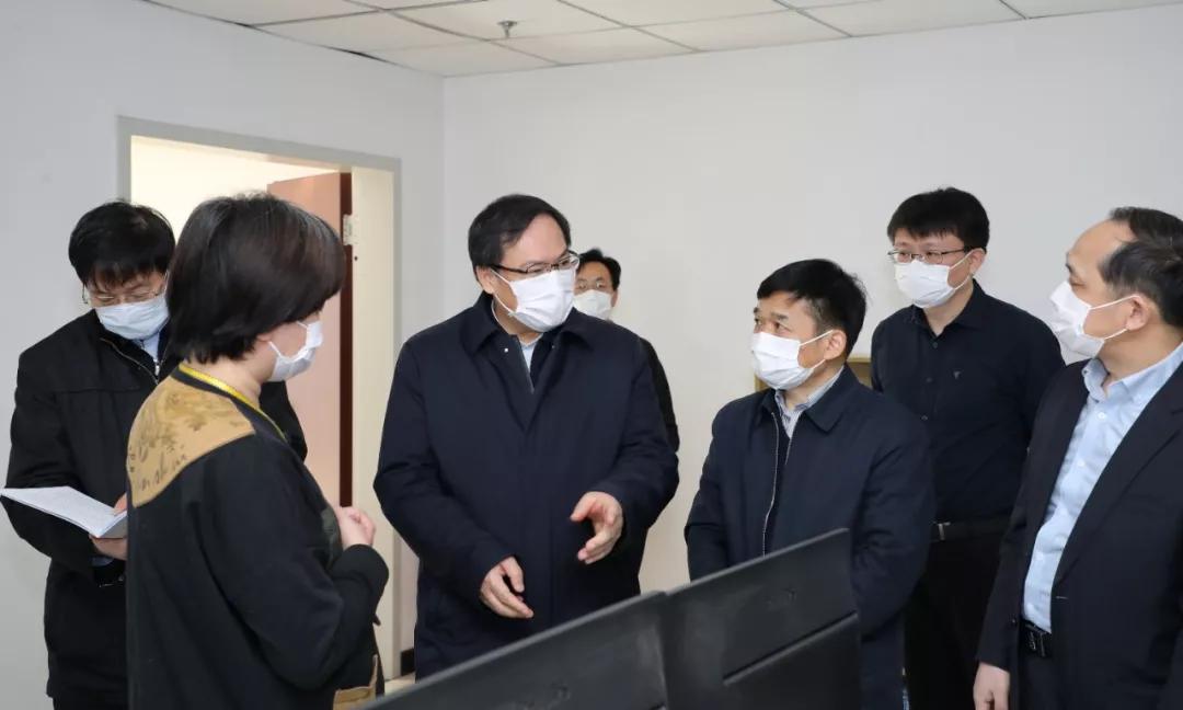 楊金成到七院、七一四所檢查指導(dǎo)疫情防控和復(fù)工復(fù)產(chǎn)工作